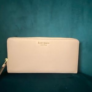 Kate Spade wallet - New without tags